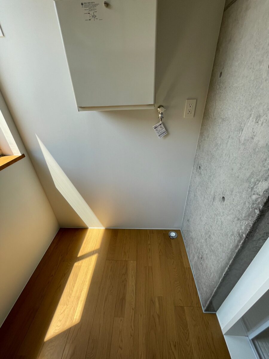 セシーズイシイ２３ B304