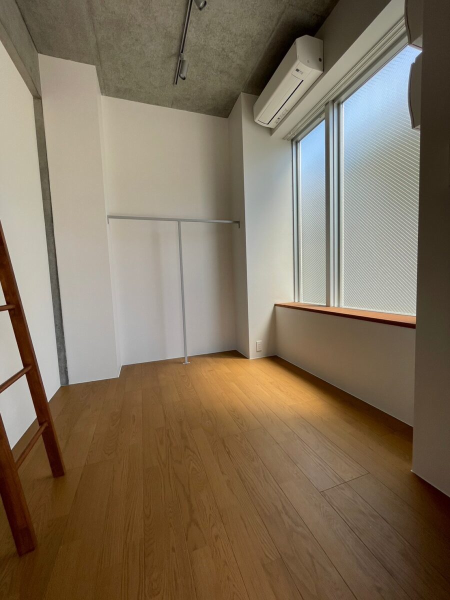 セシーズイシイ２３ B304