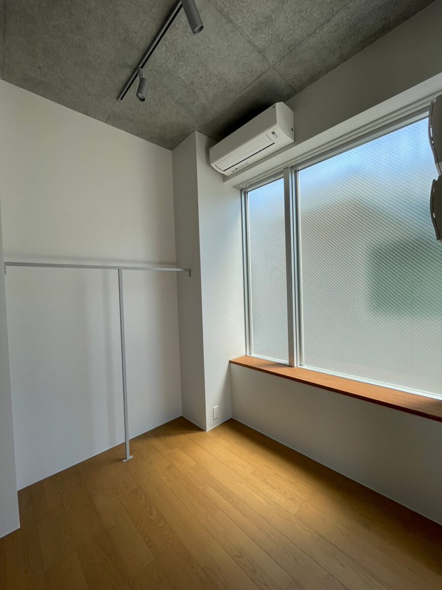 セシーズイシイ２３ B304