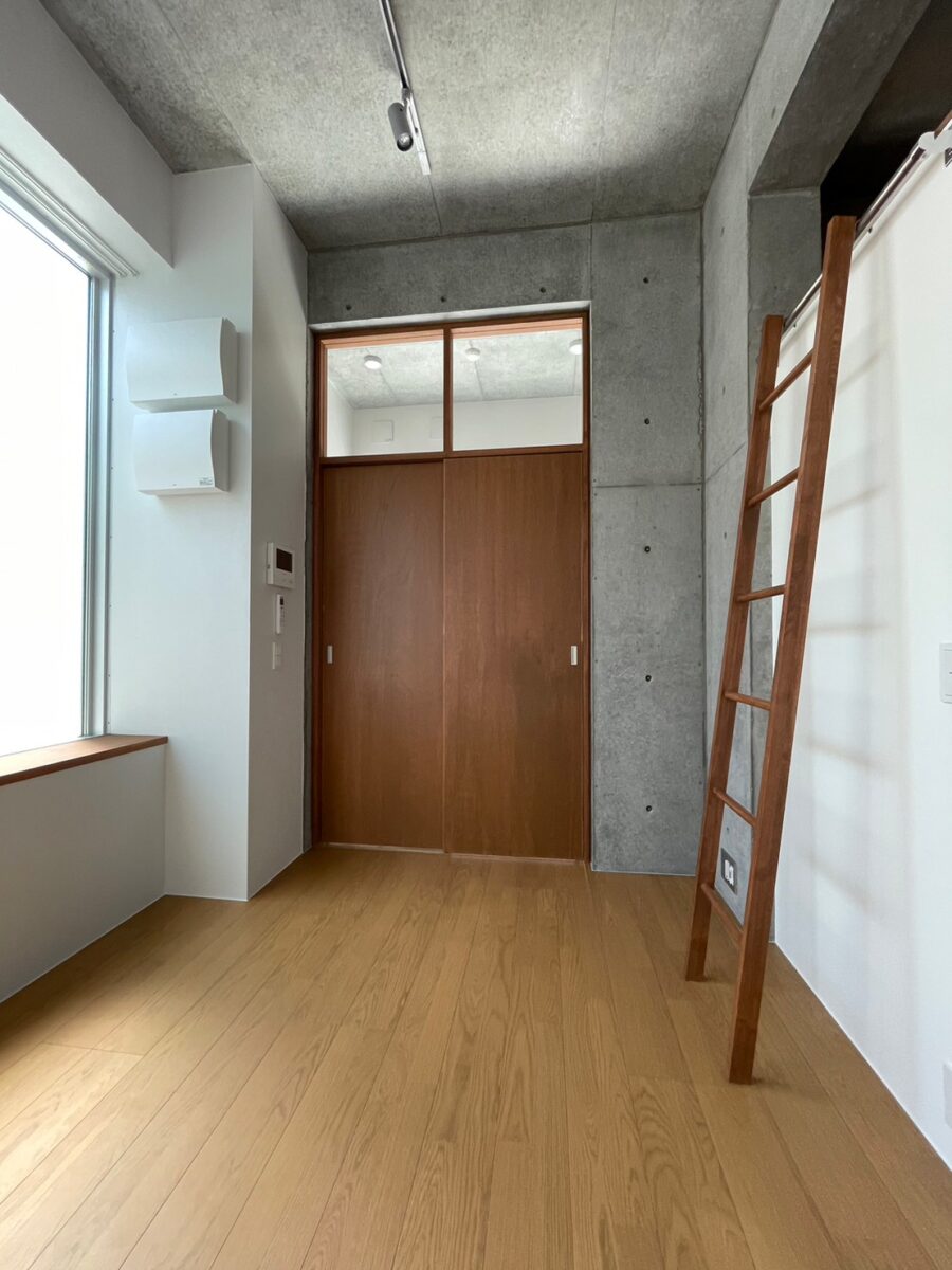 セシーズイシイ２３ B304