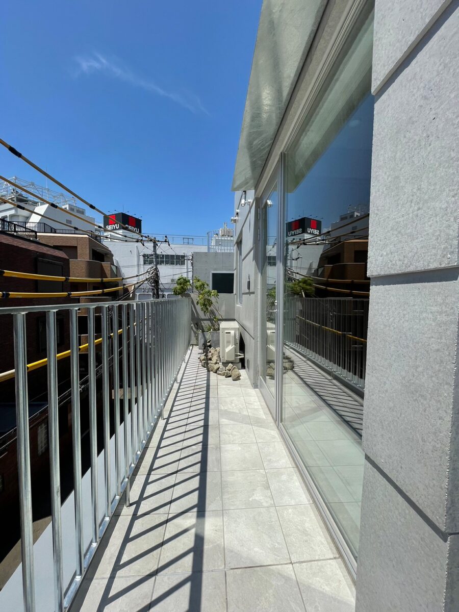 セシーズイシイ２３ B304