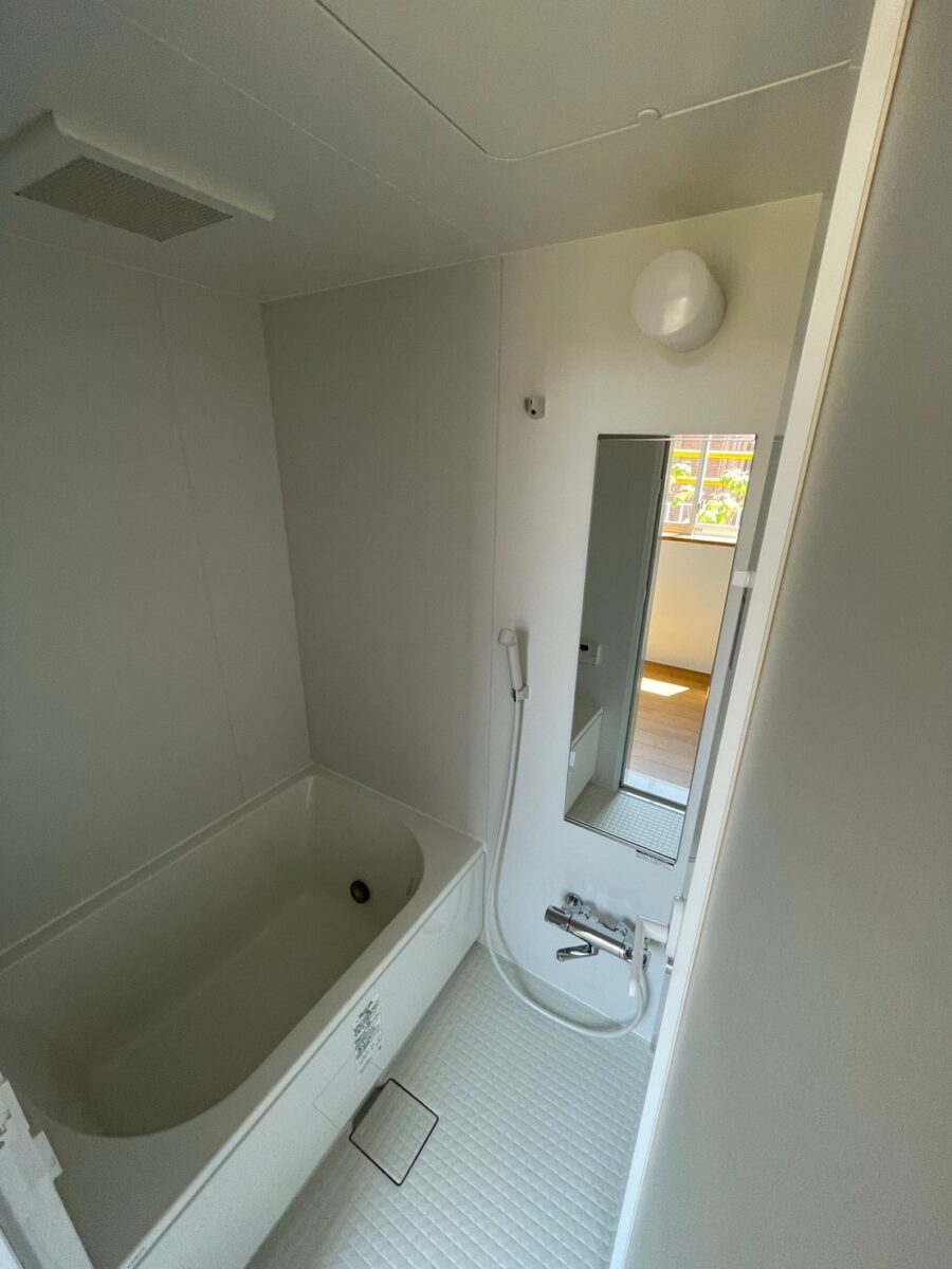 セシーズイシイ２３ B304