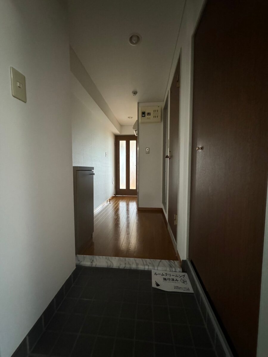 セシーズイシイ１６ 201